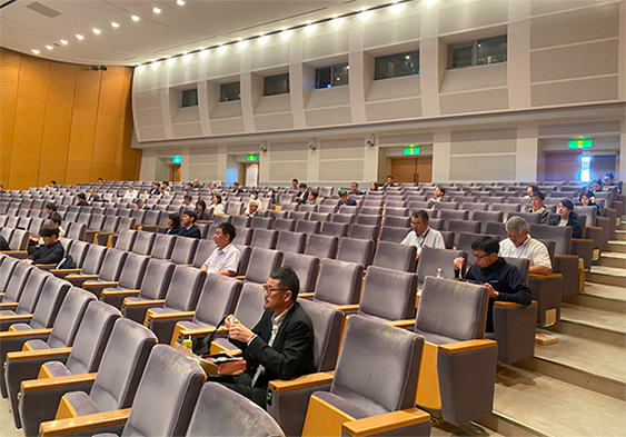 総会会場